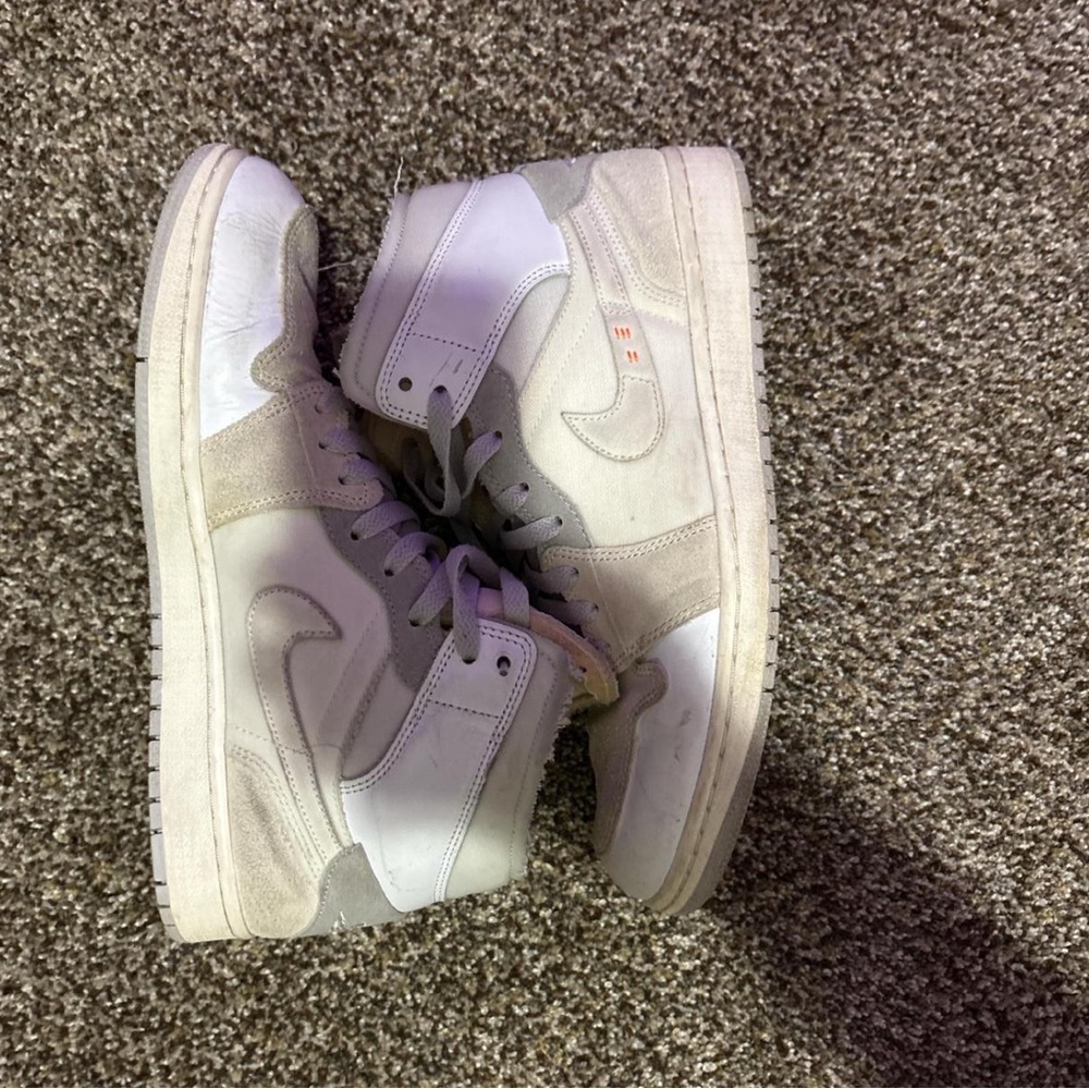 Nike Air Jordan 1 Retro High OG - Cream and Orange